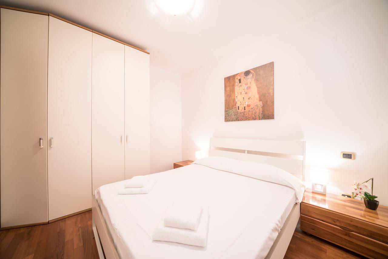 Bright Desenzano - Caravelle Pool Apartment